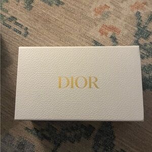 Small Dior box and ribbon